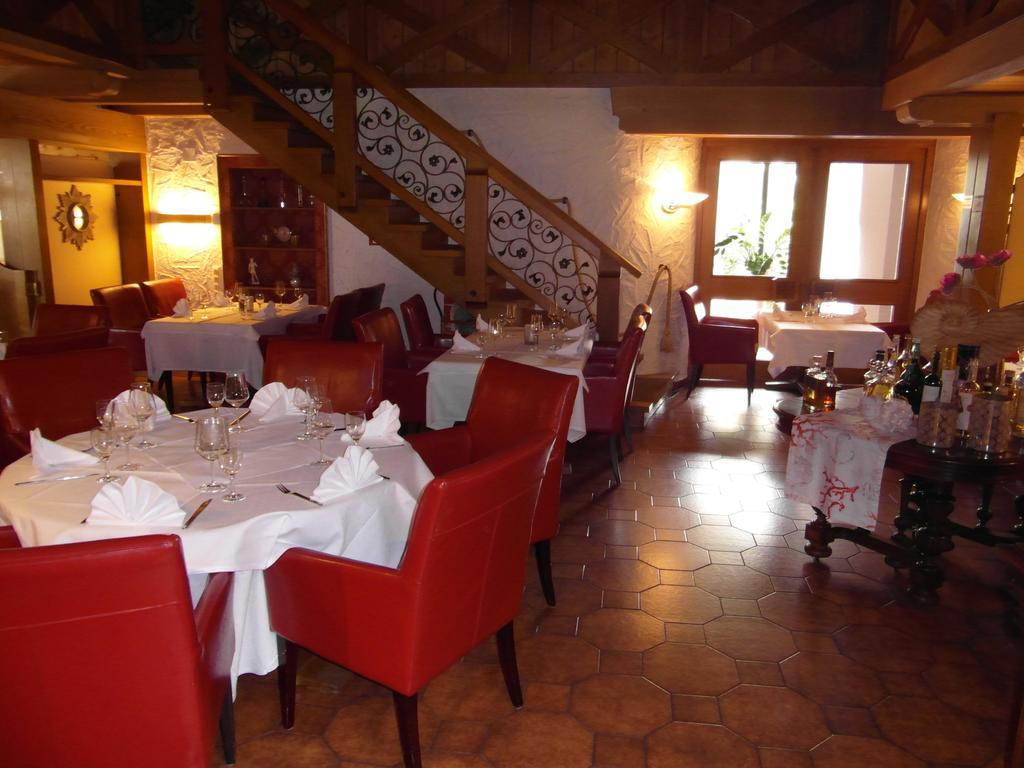 Hotel Castello Bianco Wadern Esterno foto