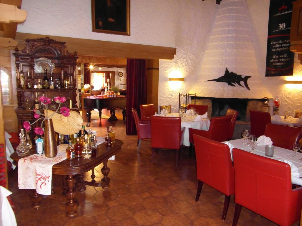 Hotel Castello Bianco Wadern Esterno foto