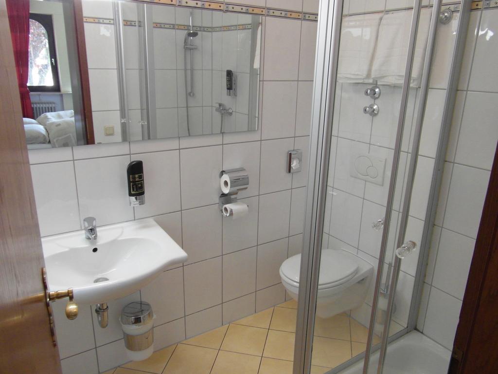 Hotel Castello Bianco Wadern Esterno foto