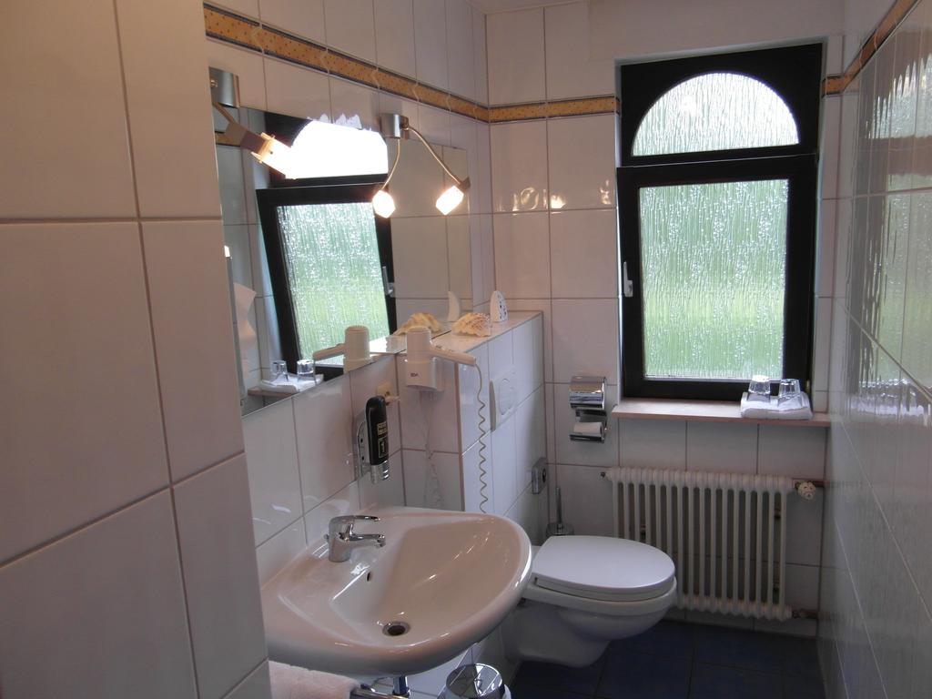 Hotel Castello Bianco Wadern Esterno foto