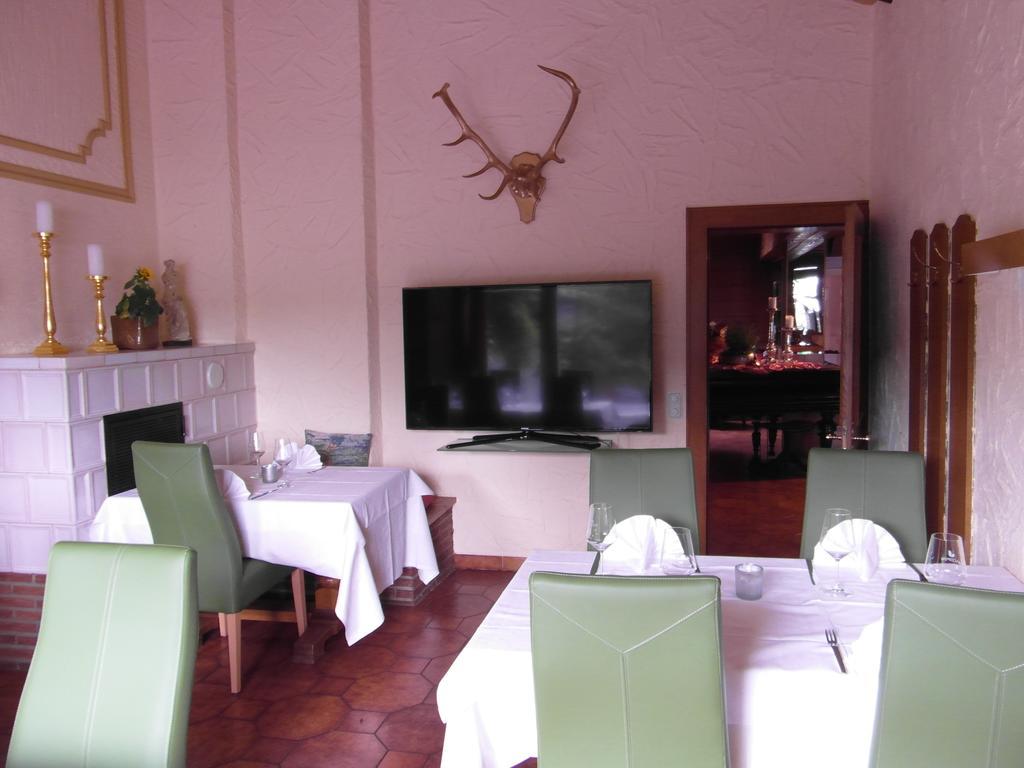 Hotel Castello Bianco Wadern Esterno foto