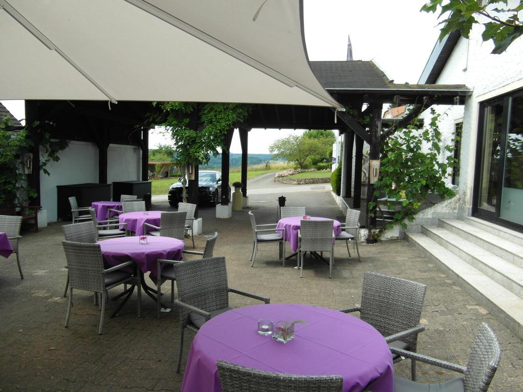 Hotel Castello Bianco Wadern Esterno foto