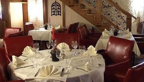 Hotel Castello Bianco Wadern Esterno foto